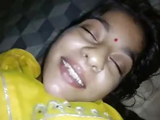 Married bhabi gives a sensual blowjob in the night